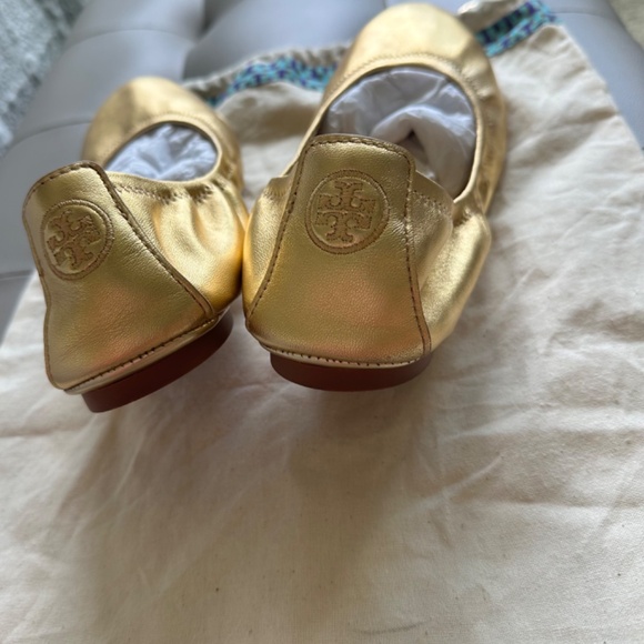 Tory Burch - Eddie Metallic Ballet Flat - Picture 13 of 15